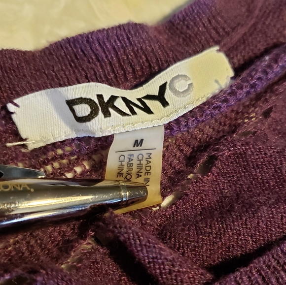 - DKNYC Tunic Sweater - size M - Picture 9 of 14
